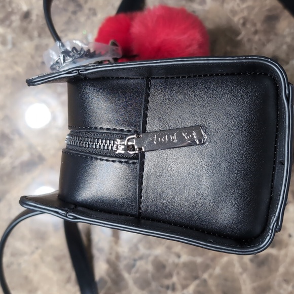 Checkered Black & White Hand/ Shoulder Bag W/Red Keychain Betsey Johnson New - Picture 10 of 10